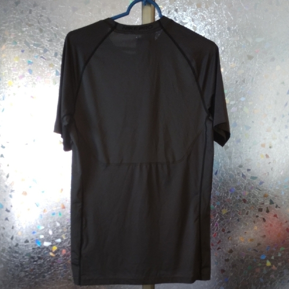 Nike Pro Gray Athletic T-Shirt - Picture 5 of 10